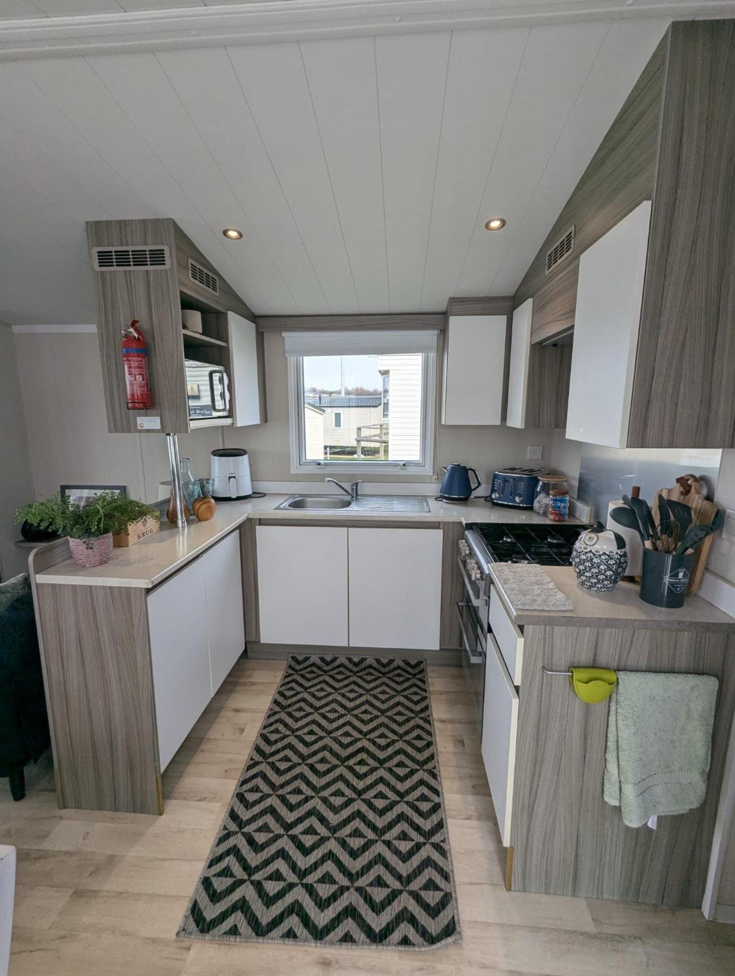 Beautifully Presented Dog Friendly Caravan On Very Popular Littlesea Holiday Haven Park Weymouth Wyke Regis Luaran gambar