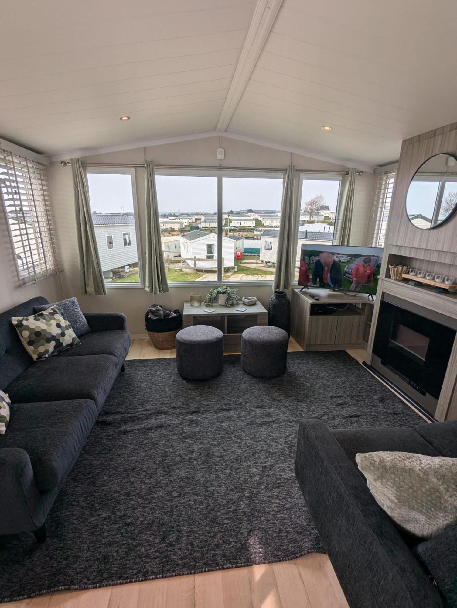 Beautifully Presented Dog Friendly Caravan On Very Popular Littlesea Holiday Haven Park Weymouth Wyke Regis Luaran gambar